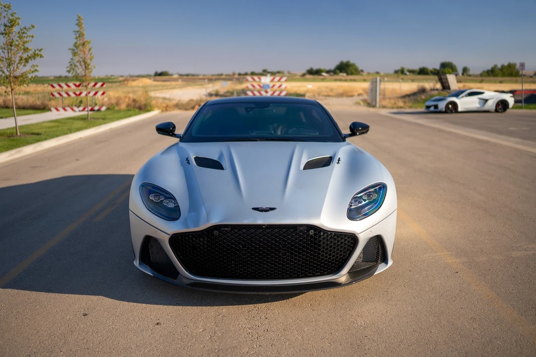 2020 Aston Martin DBS Superleggera - Image 2 of 31