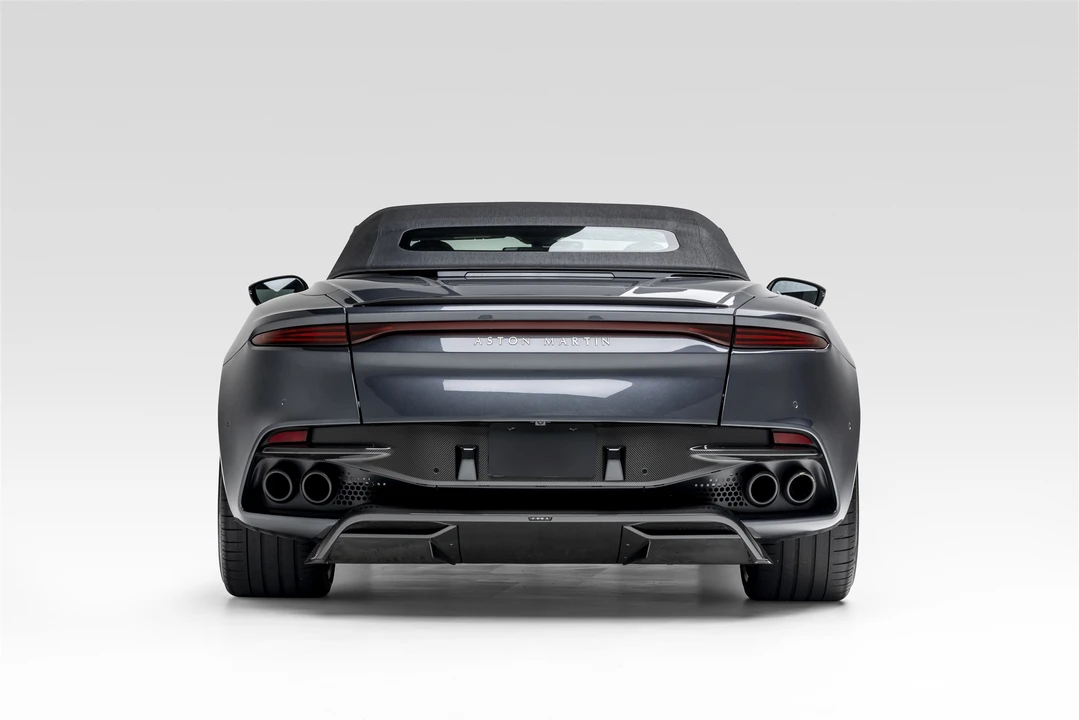 2020 Aston Martin DBS Superleggera - Image 17 of 31