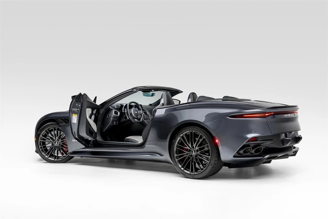 2020 Aston Martin DBS Superleggera - Image 28 of 31