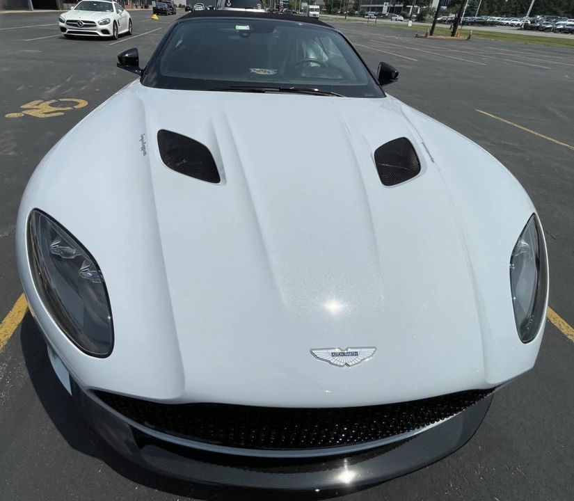 2020 Aston Martin DBS Superleggera - Image 19 of 31