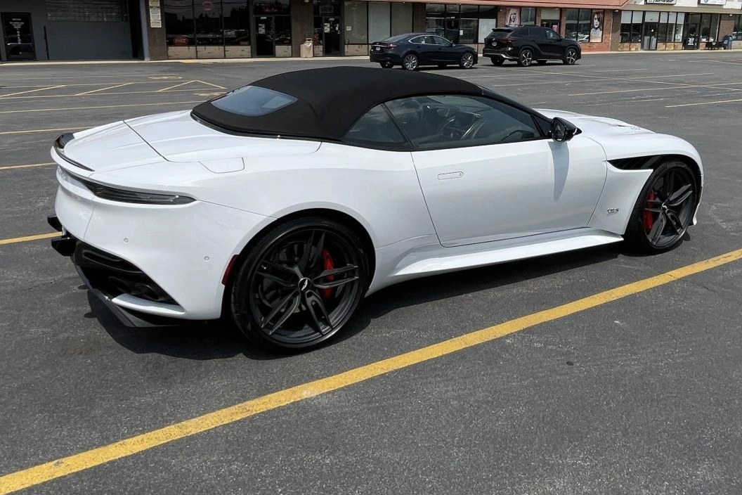 2020 Aston Martin DBS Superleggera - Image 26 of 31