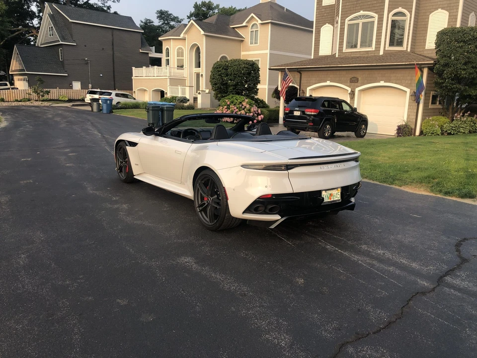 2020 Aston Martin DBS Superleggera - Image 11 of 31