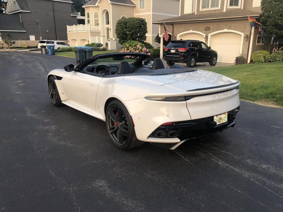 2020 Aston Martin DBS Superleggera - Image 10 of 31