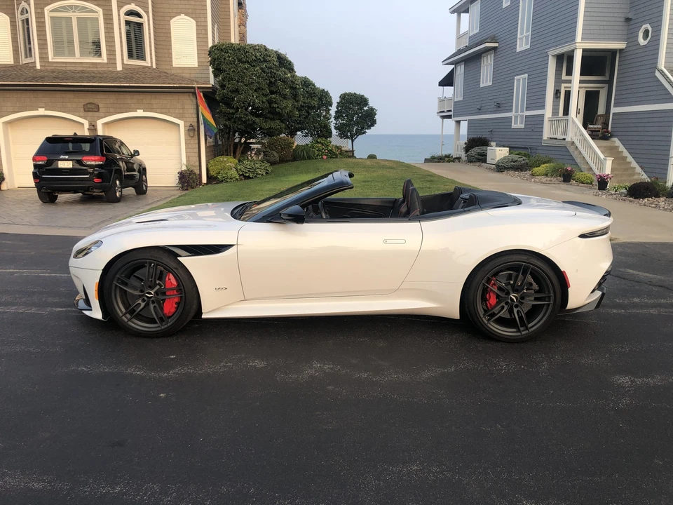 2020 Aston Martin DBS Superleggera - Image 12 of 31