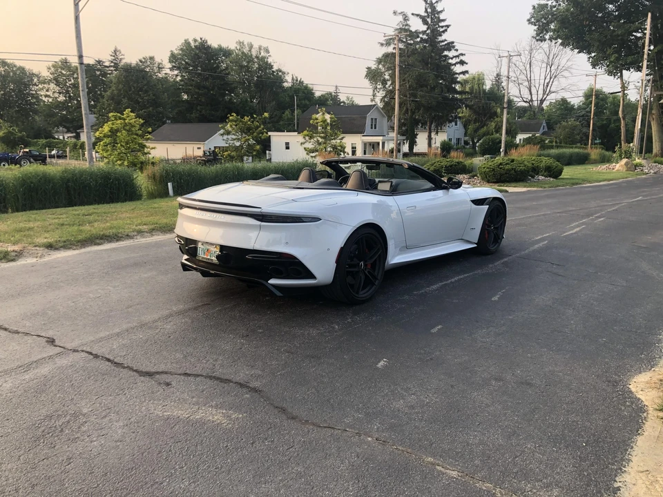 2020 Aston Martin DBS Superleggera - Image 7 of 31