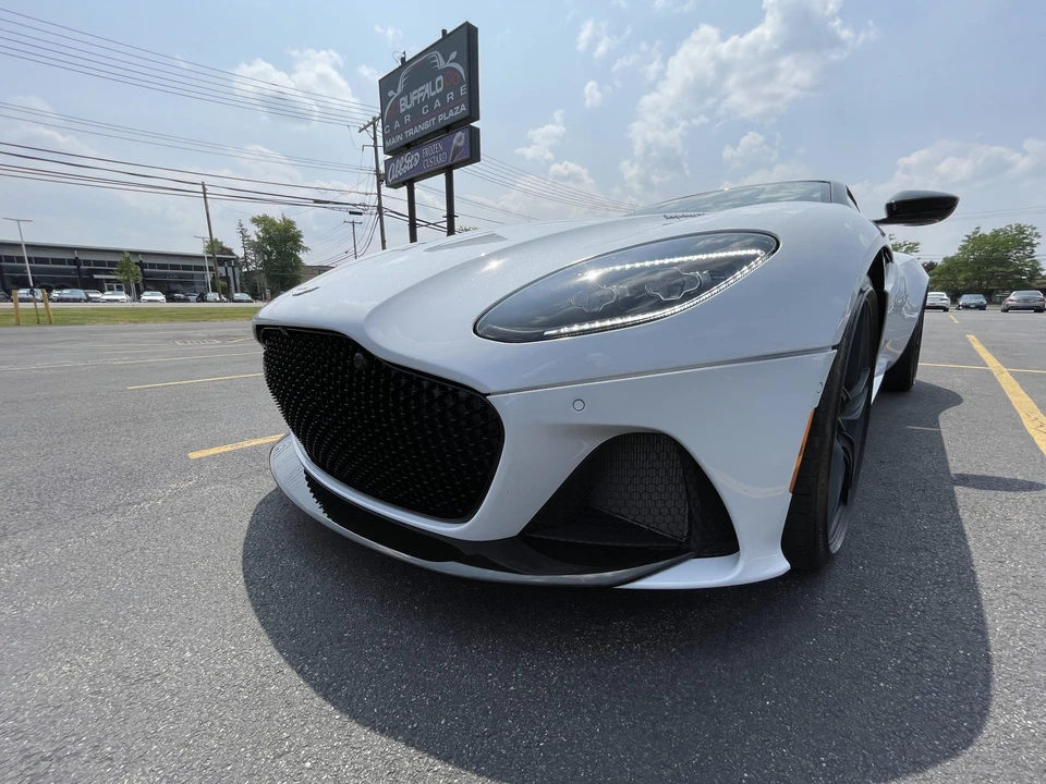 2020 Aston Martin DBS Superleggera - Image 18 of 31