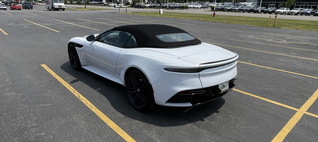 2020 Aston Martin DBS Superleggera - Image 29 of 31