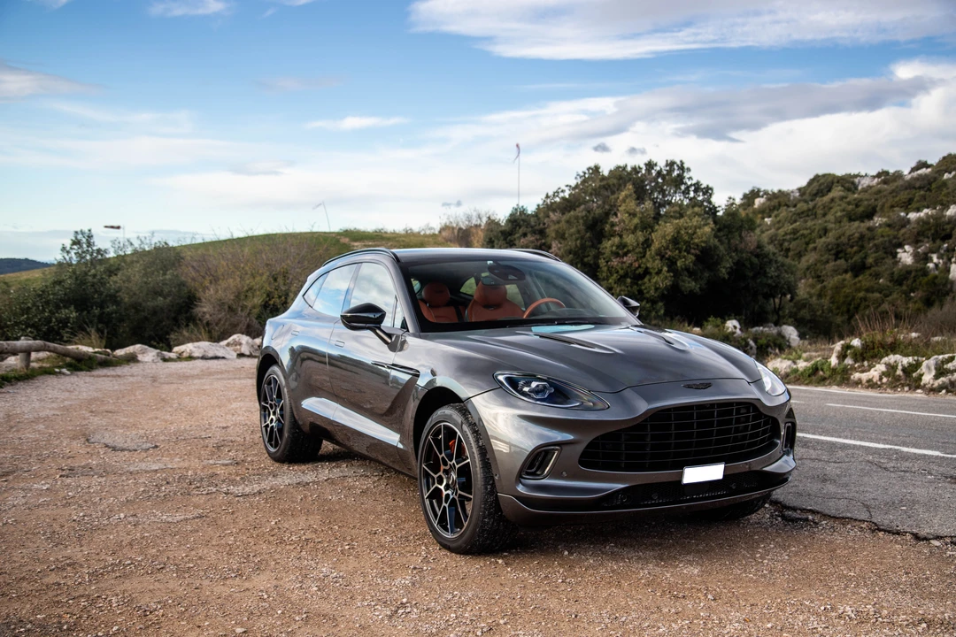 2020 Aston Martin DBX - Image 30 of 31