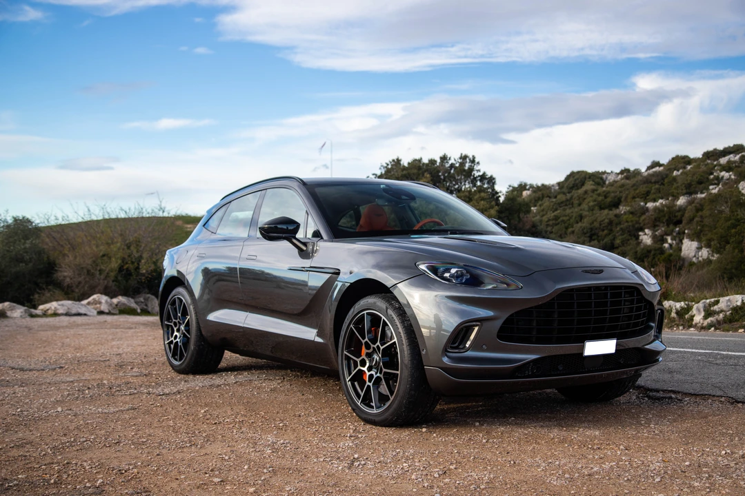 2020 Aston Martin DBX - Image 31 of 31