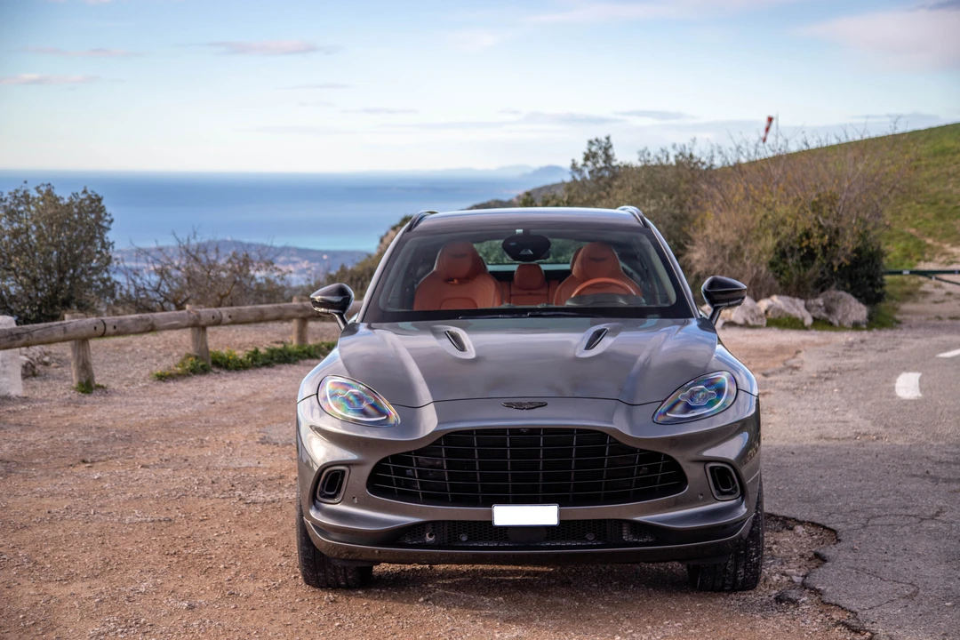 2020 Aston Martin DBX - Image 3 of 31