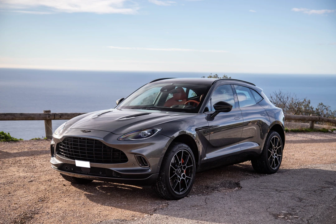 2020 Aston Martin DBX - Image 4 of 31