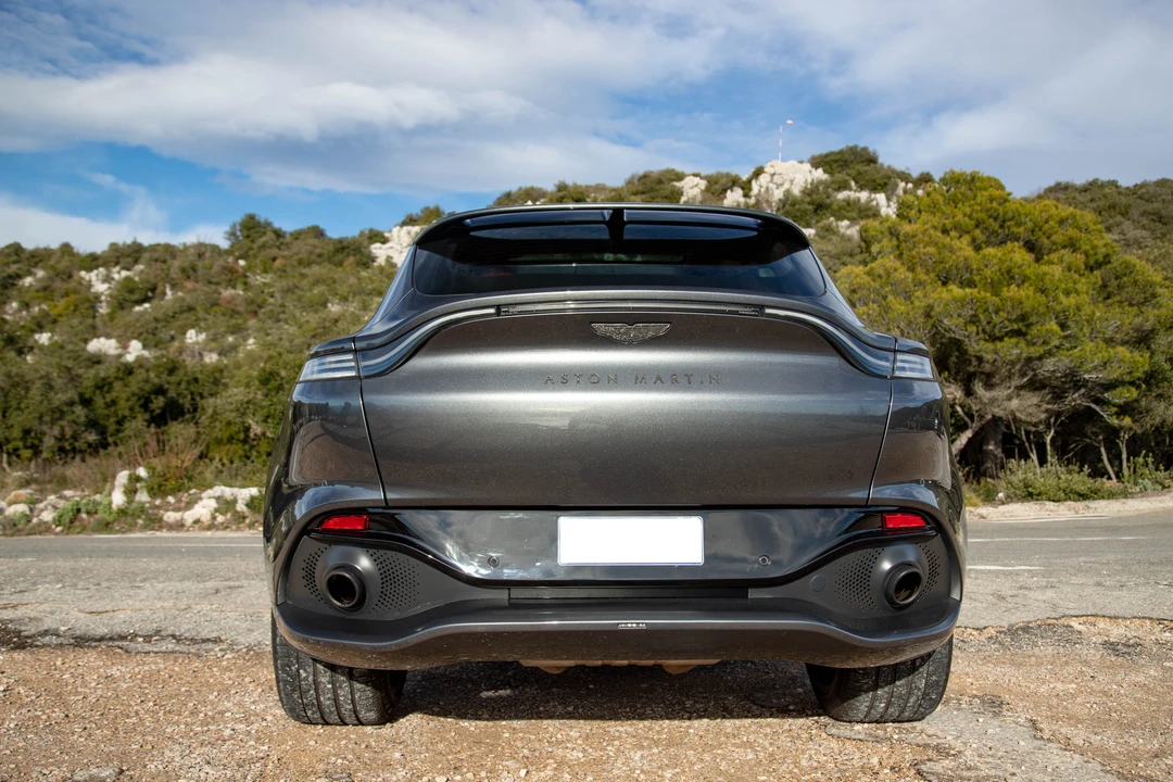 2020 Aston Martin DBX - Image 7 of 31