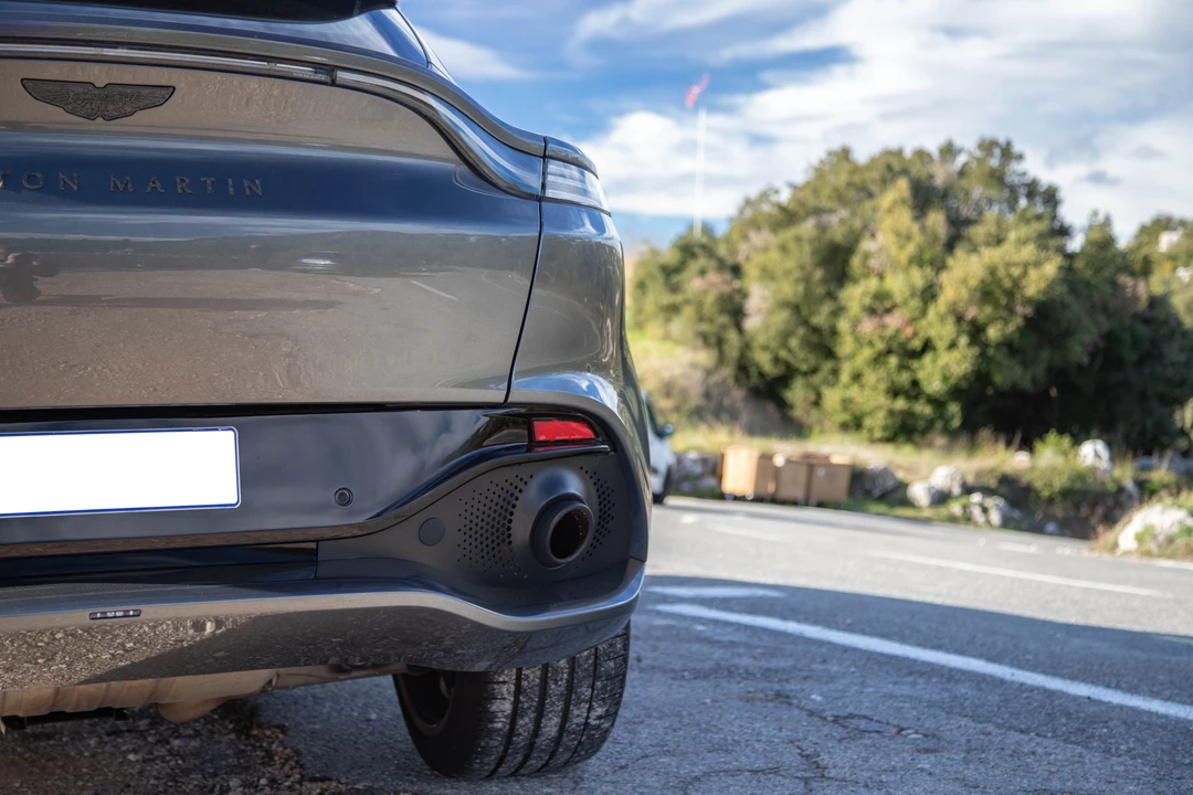 2020 Aston Martin DBX - Image 16 of 31