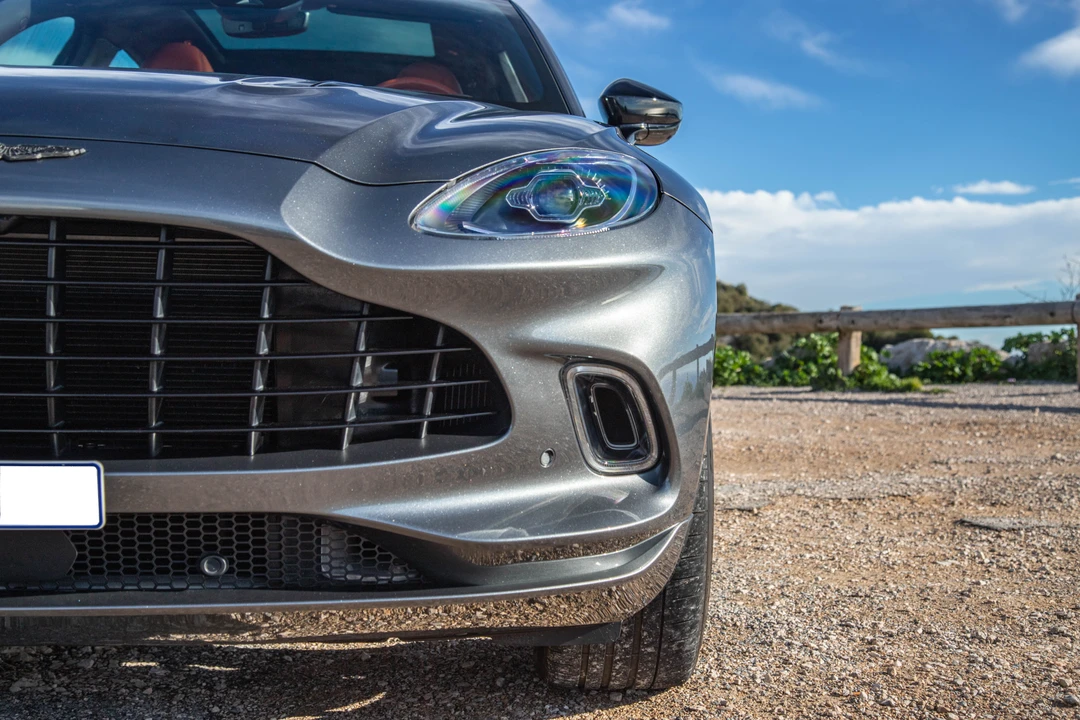 2020 Aston Martin DBX - Image 12 of 31