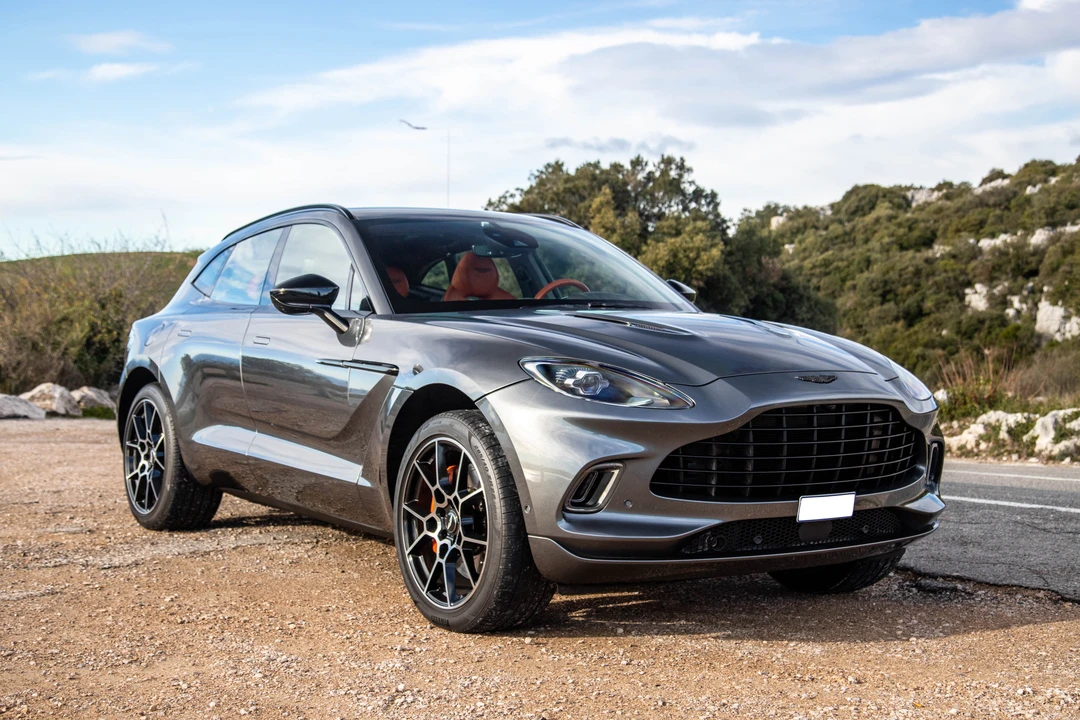 2020 Aston Martin DBX - Image 2 of 31
