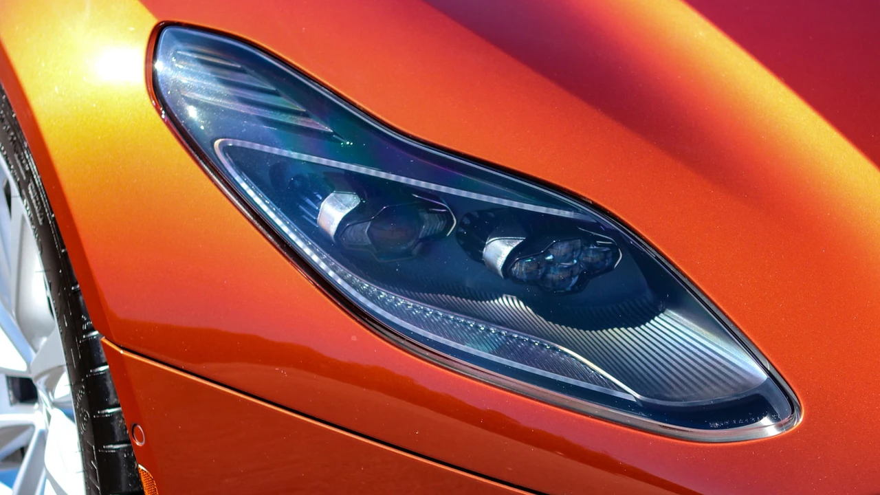 2020 Aston Martin DB11 - Image 23 of 31