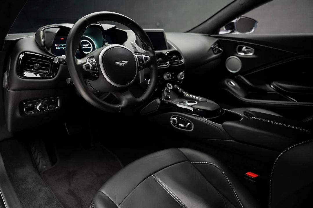 2020 Aston Martin V8 Vantage (2019+) - Image 2 of 31