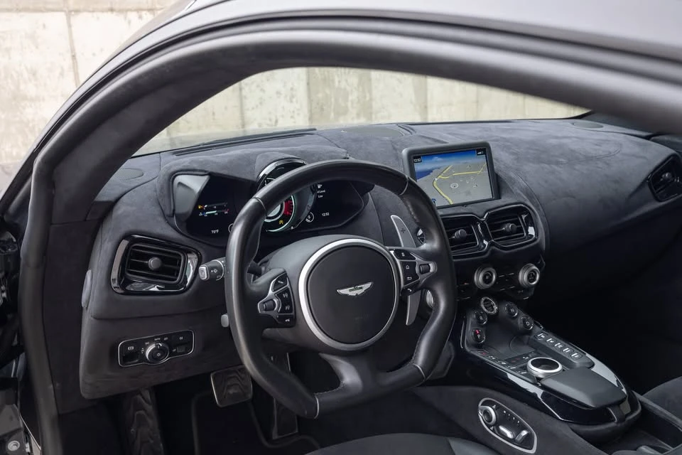 2020 Aston Martin V8 Vantage (2019+) - Image 16 of 18