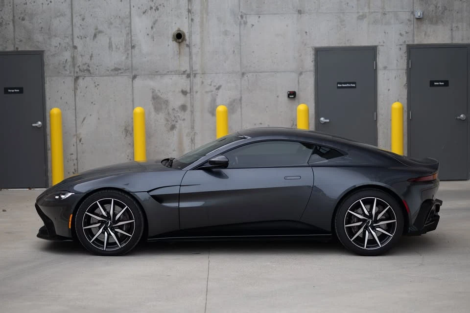 2020 Aston Martin V8 Vantage (2019+) - Image 10 of 18