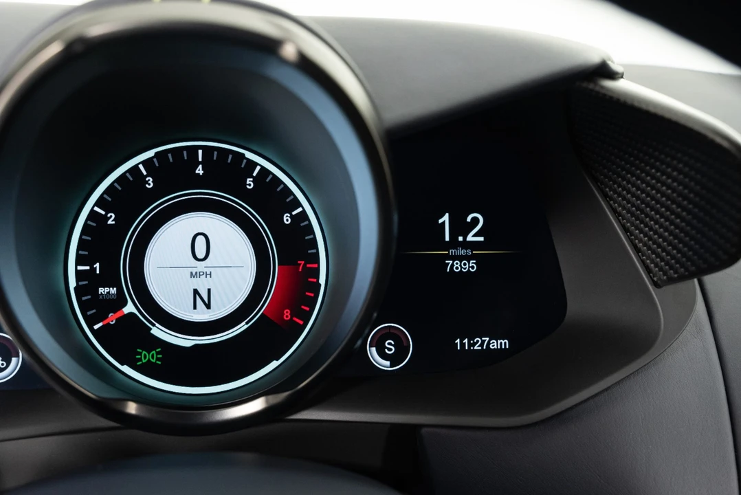 2020 Aston Martin V8 Vantage (2019+) - Image 30 of 31
