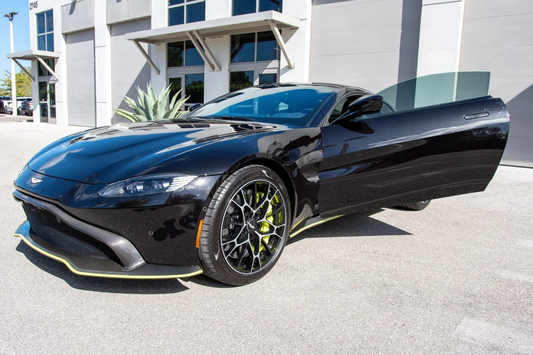 2020 Aston Martin V8 Vantage (2019+) - Image 10 of 31