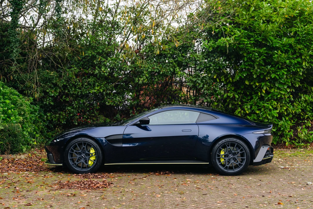 2020 Aston Martin V8 Vantage (2019+) - Image 9 of 31