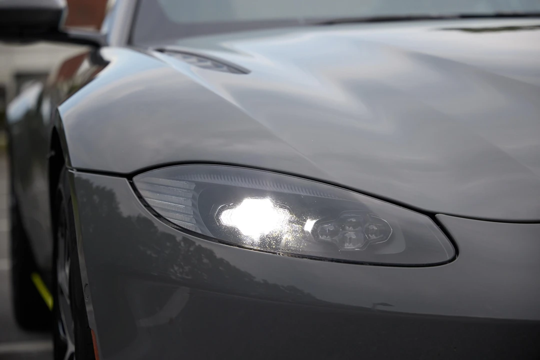 2020 Aston Martin V8 Vantage (2019+) - Image 10 of 31