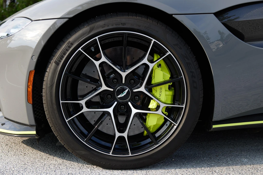 2020 Aston Martin V8 Vantage (2019+) - Image 30 of 31