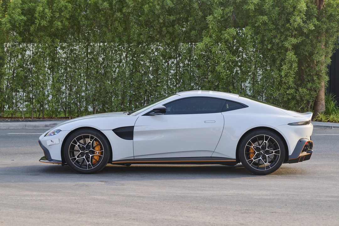 2020 Aston Martin V8 Vantage (2019+) - Image 4 of 31