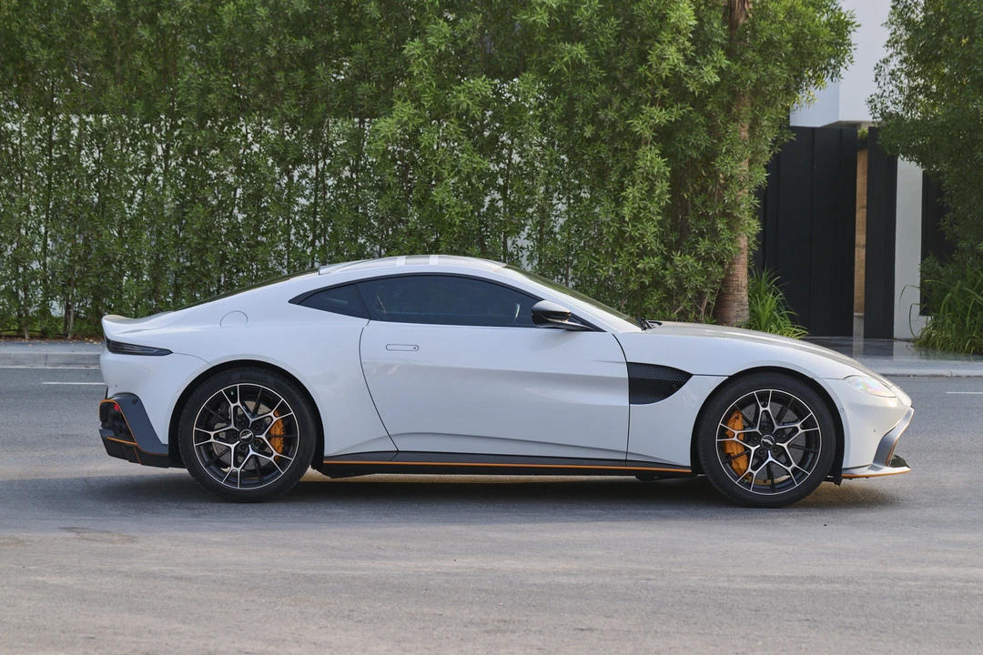 2020 Aston Martin V8 Vantage (2019+) - Image 8 of 31