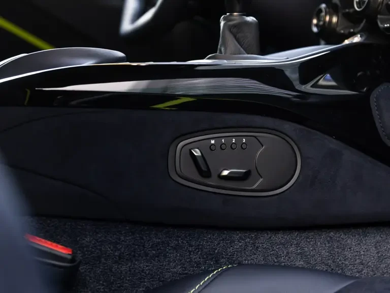 2020 Aston Martin V8 Vantage (2019+) - Image 27 of 31