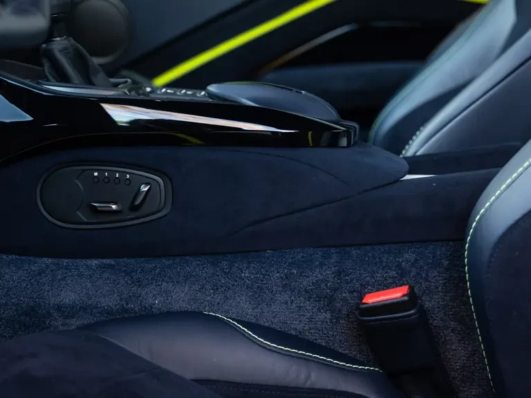 2020 Aston Martin V8 Vantage (2019+) - Image 18 of 31