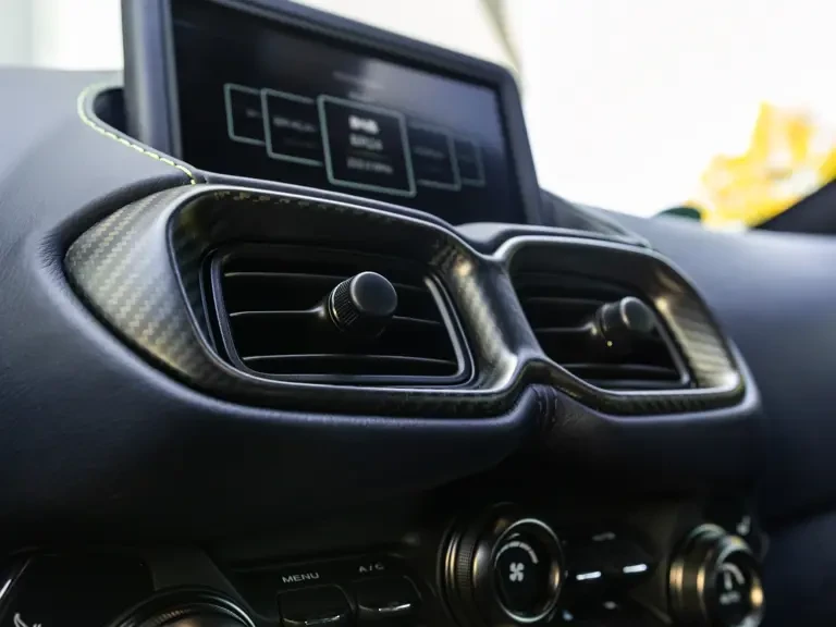 2020 Aston Martin V8 Vantage (2019+) - Image 21 of 31