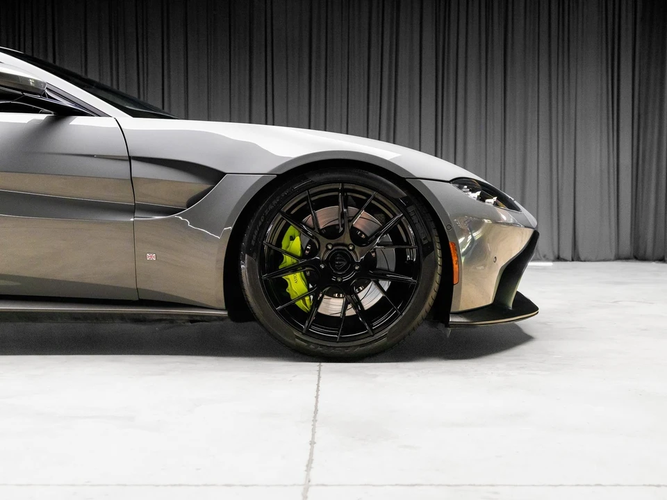 2020 Aston Martin V8 Vantage (2019+) - Image 2 of 31