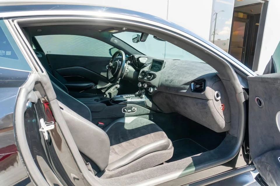 2020 Aston Martin V8 Vantage (2019+) - Image 19 of 20