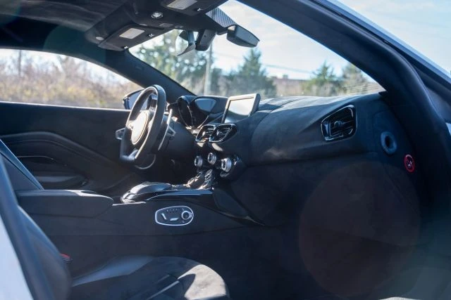 2020 Aston Martin V8 Vantage (2019+) - Image 13 of 18