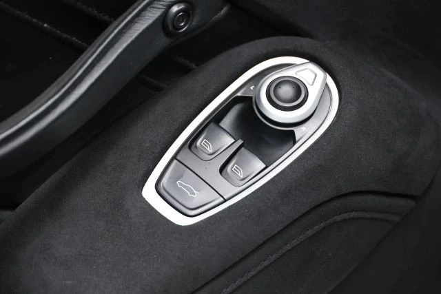 2020 Aston Martin V8 Vantage (2019+) - Image 13 of 31