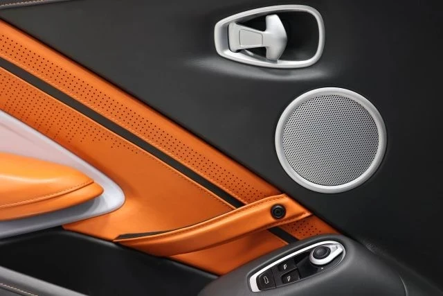 2020 Aston Martin V8 Vantage (2019+) - Image 11 of 12