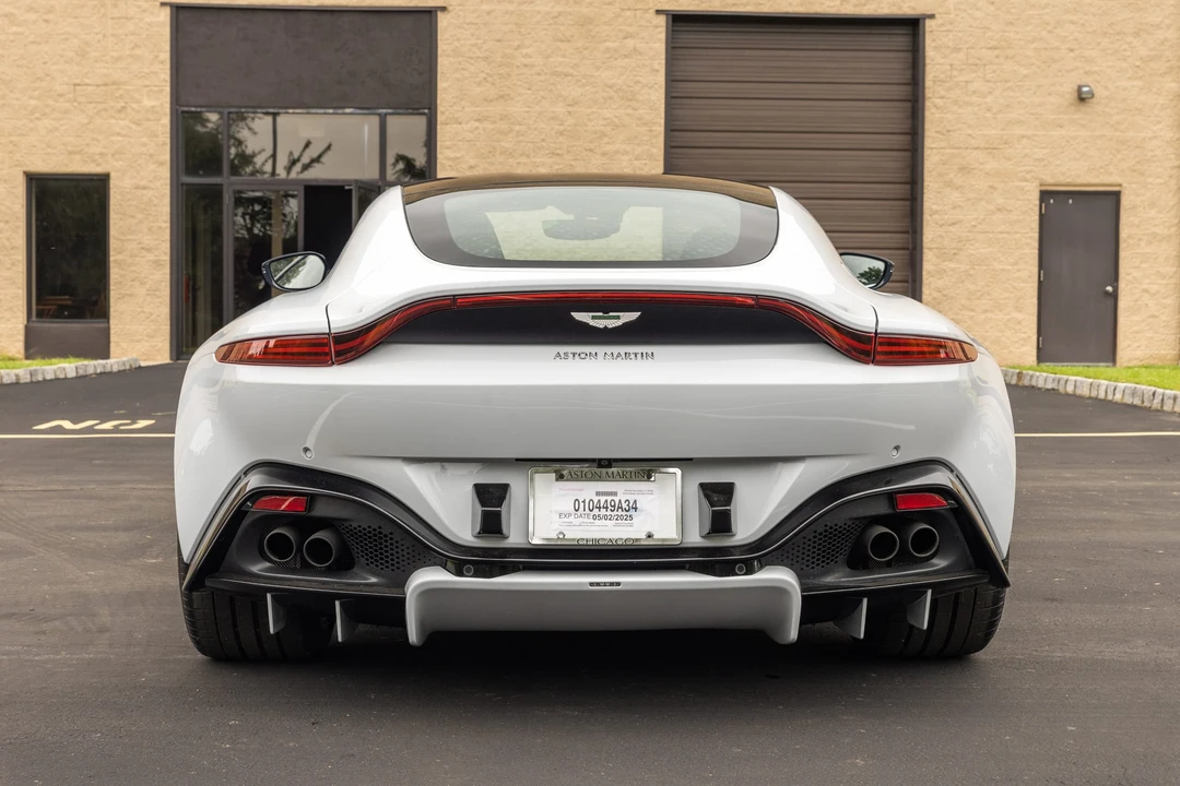 2020 Aston Martin V8 Vantage (2019+) - Image 14 of 31