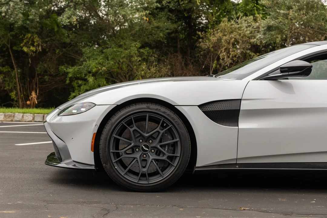 2020 Aston Martin V8 Vantage (2019+) - Image 19 of 31