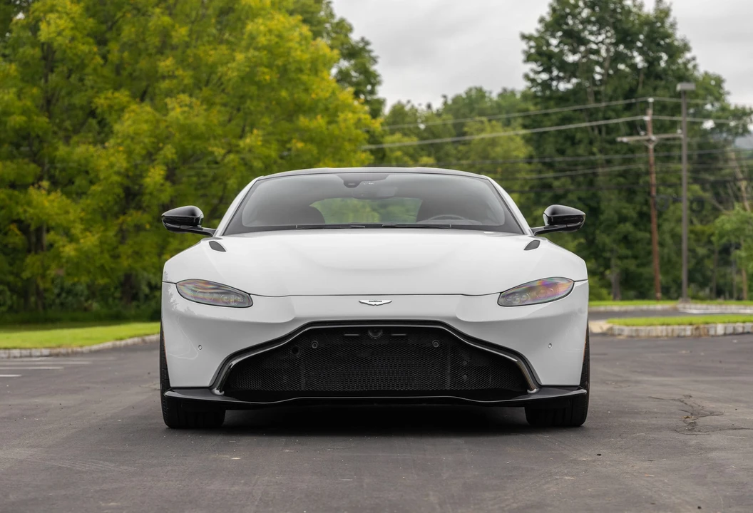 2020 Aston Martin V8 Vantage (2019+) - Image 2 of 31