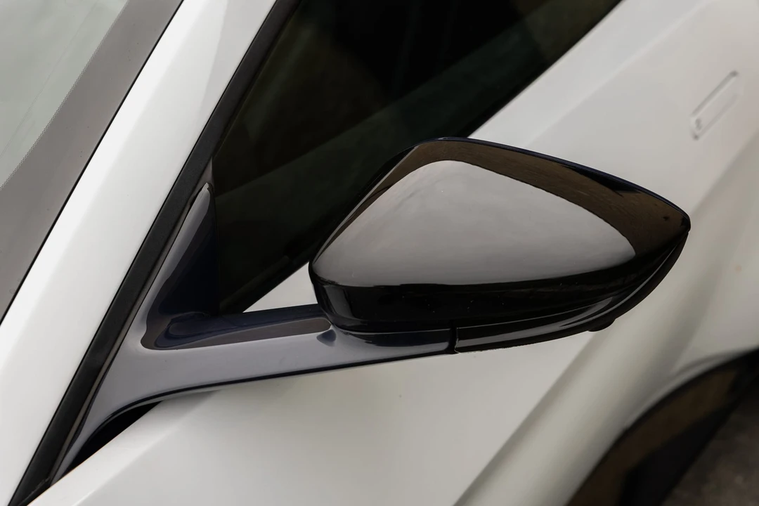 2020 Aston Martin V8 Vantage (2019+) - Image 29 of 31
