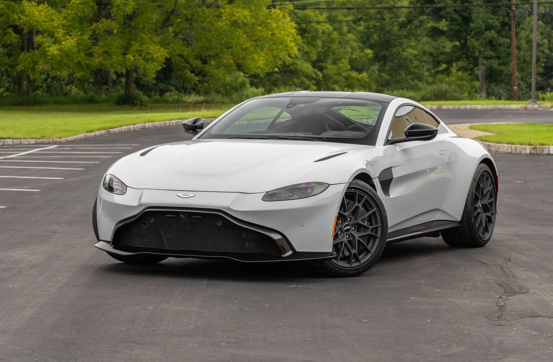 2020 Aston Martin V8 Vantage (2019+) - Image 3 of 31
