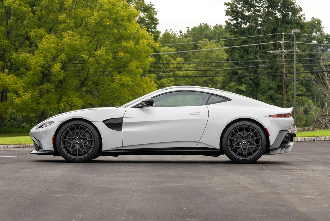 2020 Aston Martin V8 Vantage (2019+) - Image 4 of 31