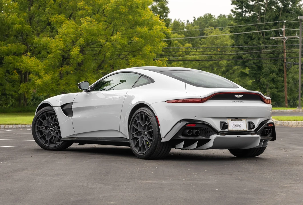 2020 Aston Martin V8 Vantage (2019+) - Image 5 of 31