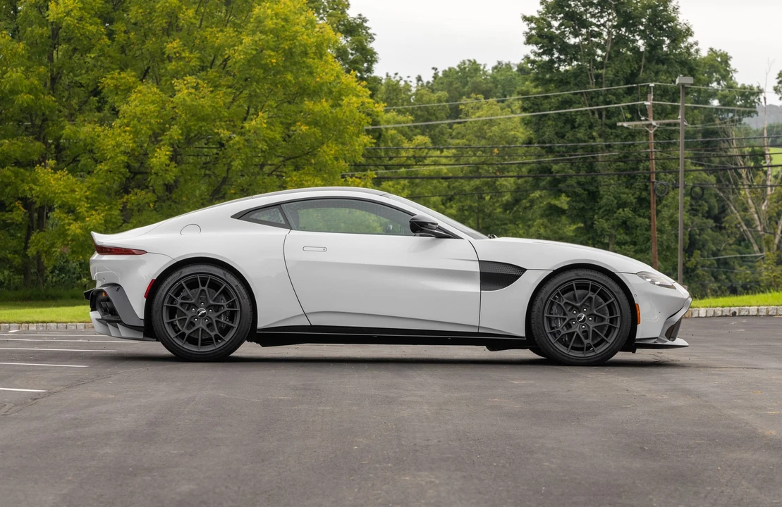 2020 Aston Martin V8 Vantage (2019+) - Image 8 of 31
