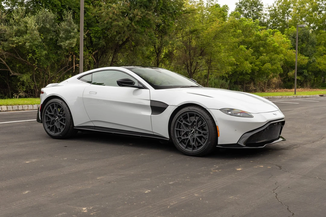 2020 Aston Martin V8 Vantage (2019+) - Image 9 of 31