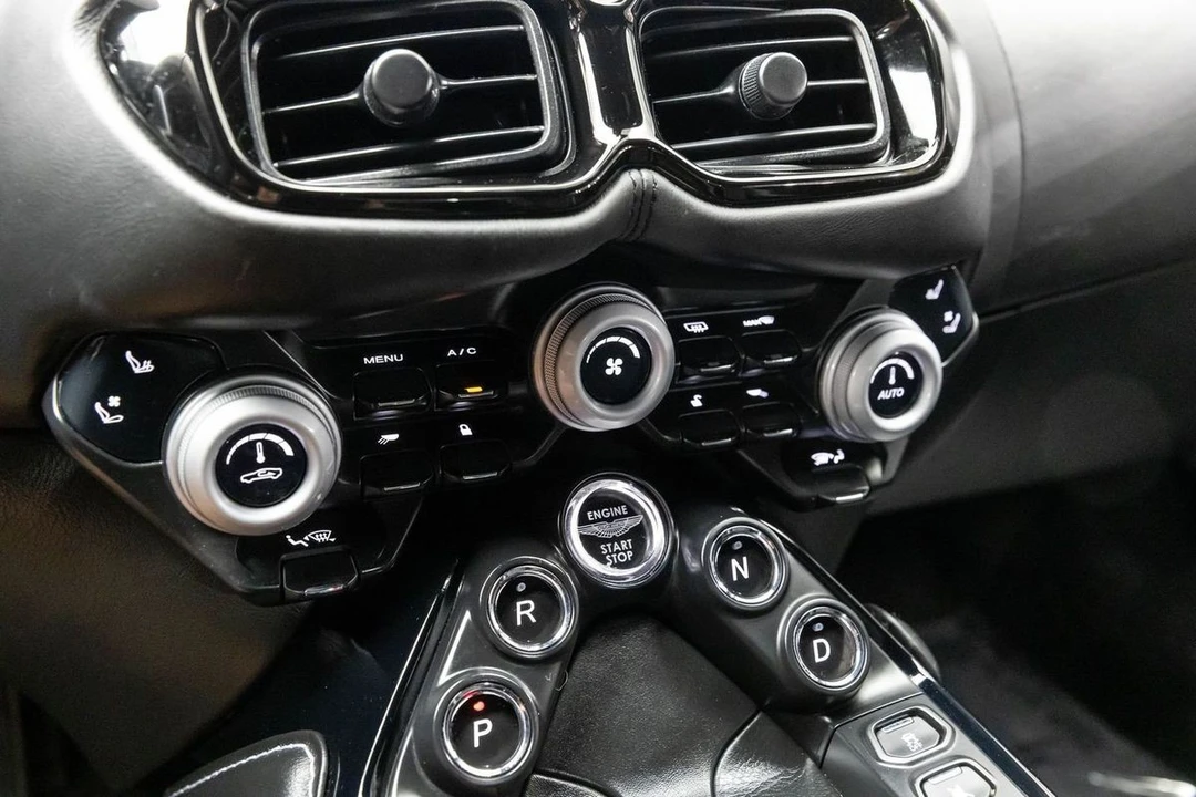 2020 Aston Martin V8 Vantage (2019+) - Image 30 of 31
