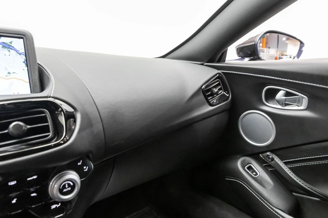2020 Aston Martin V8 Vantage (2019+) - Image 23 of 31