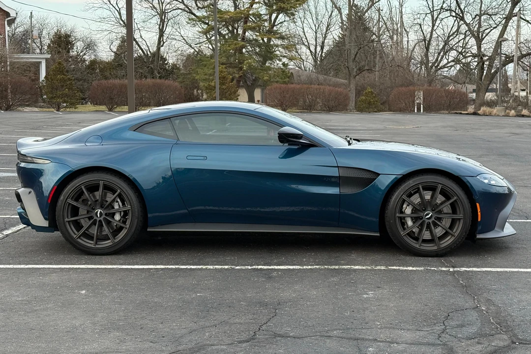 2020 Aston Martin V8 Vantage (2019+) - Image 3 of 31